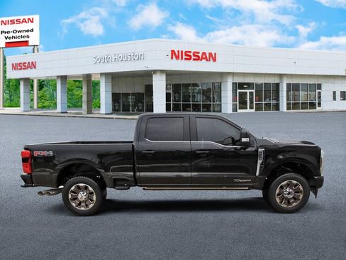 Used 2024 Ford F250 King Ranch w/ FX4 Off-Road Package AWD/4WD image 5