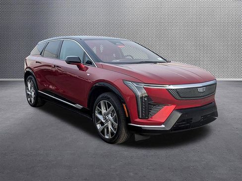 New 2025 Cadillac Optiq Luxury 2 AWD/4WD image 3