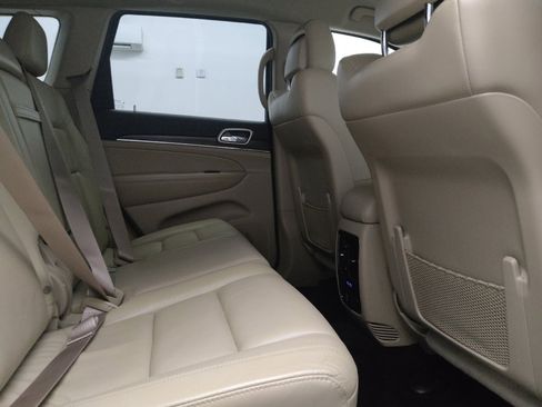 Used 2017 Jeep Grand Cherokee Limited AWD/4WD image 19
