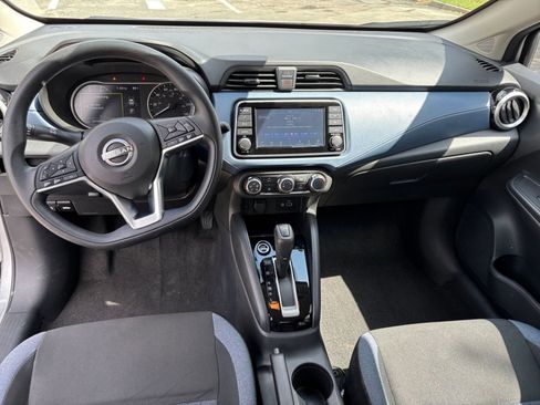 Used 2025 Nissan Versa SV FWD image 28