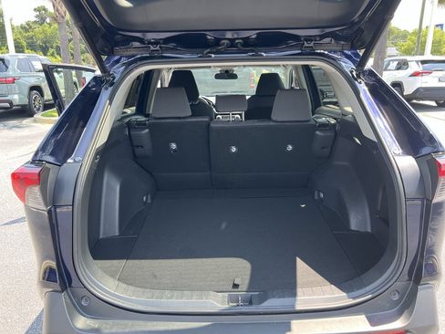 Used 2022 Toyota RAV4 XLE w/ Convenience Package FWD image 33