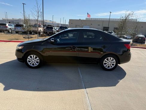 Used 2010 Kia Forte EX image 8