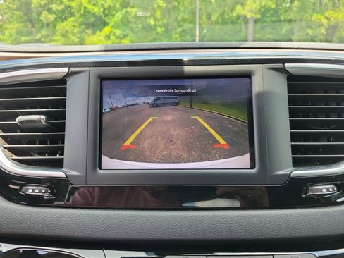 Used 2023 Chrysler Voyager LX FWD image 19