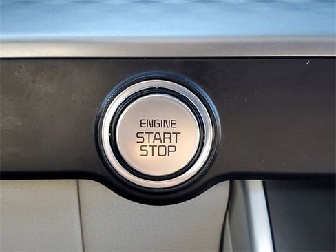 Used 2024 Kia Carnival LX image 26