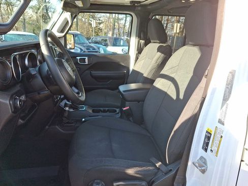 Used 2021 Jeep Wrangler Unlimited Sport image 11