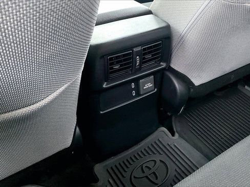 Used 2025 Toyota 4Runner TRD Off-Road image 32