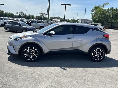 Used 2018 Toyota C-HR XLE image 7