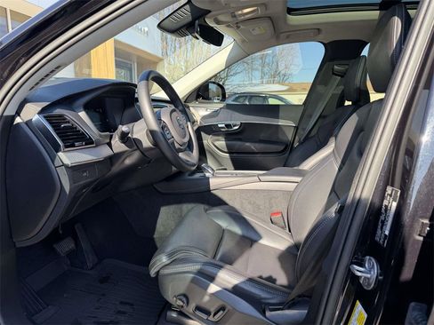 Used 2023 Volvo XC90 B6 Ultimate image 16