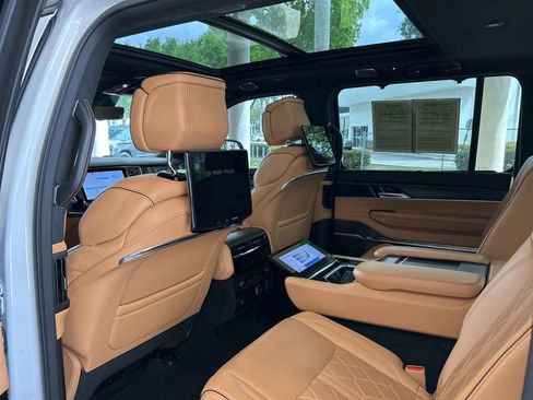 Used 2025 Jeep Grand Wagoneer L Series III w/ Rear Seat Video Group 1 AWD/4WD image 60