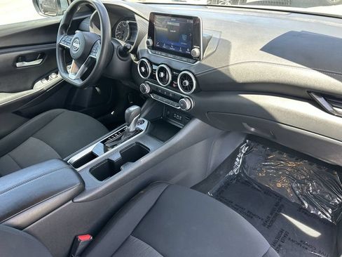 Used 2024 Nissan Sentra SV FWD image 10
