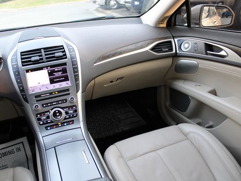 Used 2019 Lincoln MKZ Reserve w/ Luxury Package AWD/4WD image 15