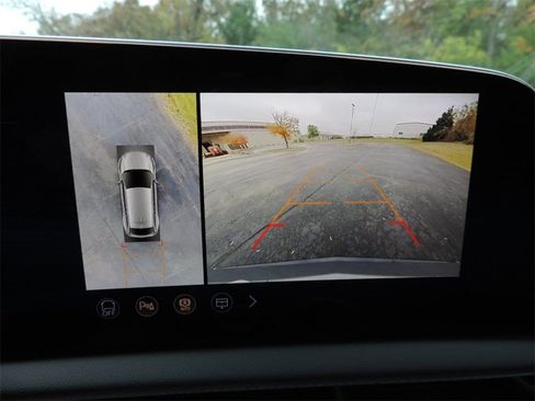 New 2026 Cadillac Optiq Luxury 2 image 25