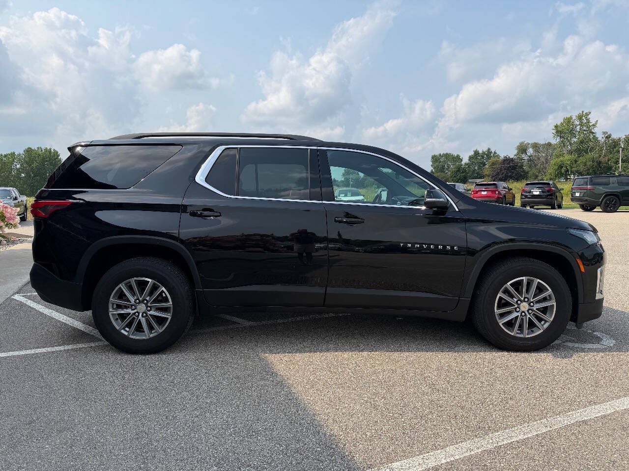 Used 2023 Chevrolet Traverse LT AWD/4WD image 8