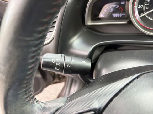 Used 2015 MAZDA MAZDA3 i Touring image 22