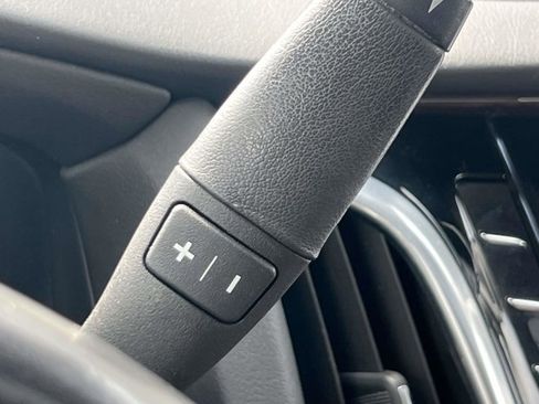 Used 2020 Cadillac Escalade ESV Premium Luxury image 25