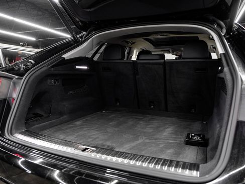 Used 2023 Audi Q8 Prestige image 64