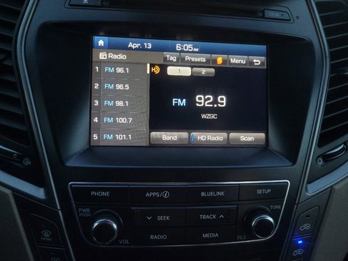 Used 2018 Hyundai Santa Fe SE image 25