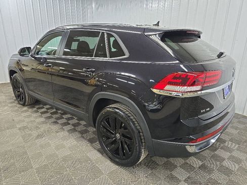 Used 2022 Volkswagen Atlas Cross Sport SE w/ Black Wheel Package AWD/4WD image 9