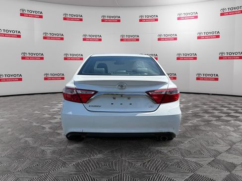 Used 2017 Toyota Camry SE FWD image 6