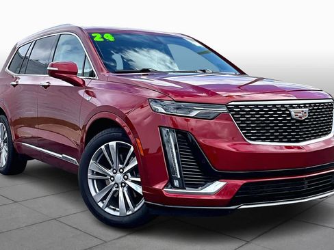 Used 2024 Cadillac XT6 Premium Luxury image 3