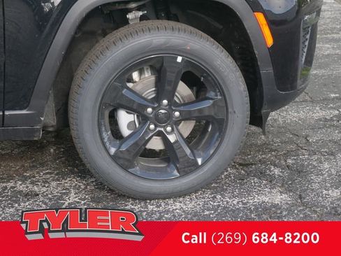 New 2026 Jeep Grand Cherokee Limited w/ Limited Altitude Package AWD/4WD image 42
