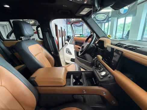 Used 2024 Land Rover Defender 110 X AWD/4WD image 37
