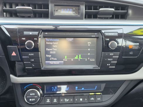 Used 2015 Toyota Corolla LE FWD image 20