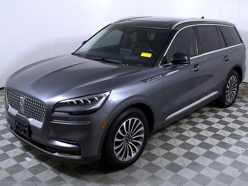 Used 2023 Lincoln Aviator Reserve w/ Equipment Group 201A image 3