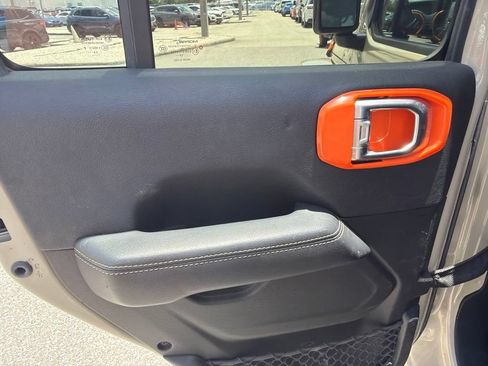 Used 2020 Jeep Gladiator Overland AWD/4WD image 10