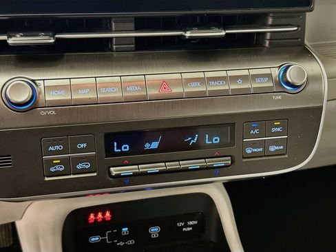 Used 2025 Hyundai Kona SEL AWD/4WD image 24