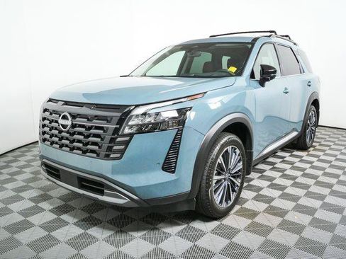 Used 2026 Nissan Pathfinder Platinum w/ Cargo Package FWD image 7