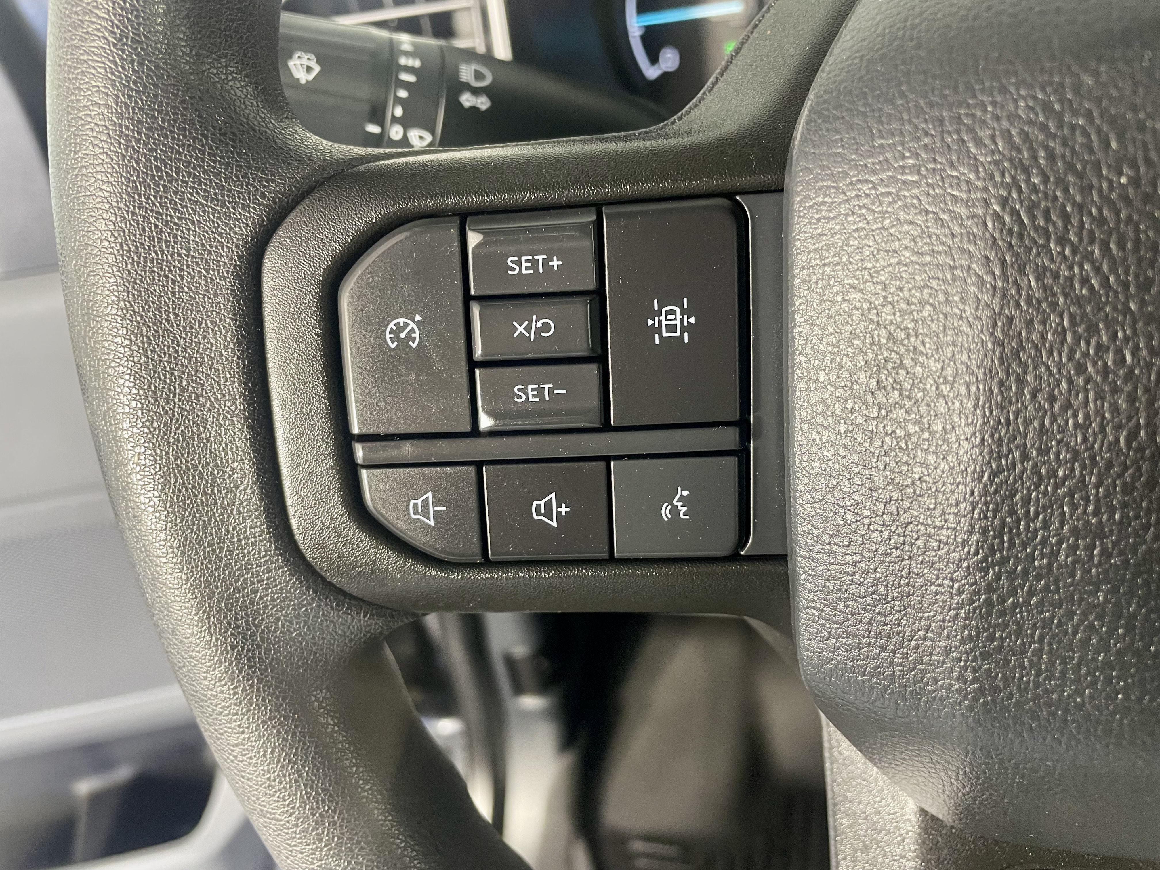 Used 2023 Ford F350 XLT w/ Tremor Off-Road Package AWD/4WD image 14