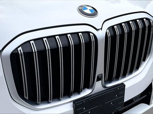 Certified 2024 BMW X7 xDrive40i AWD/4WD image 32