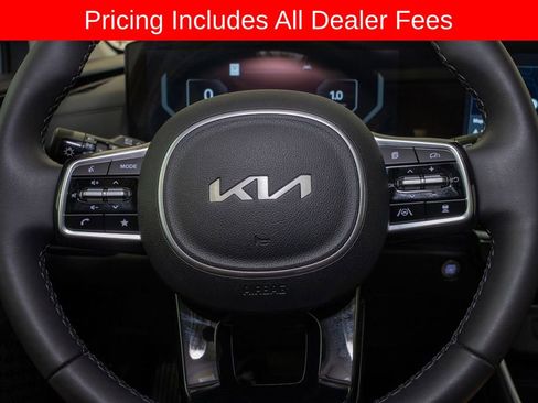 Used 2025 Kia Carnival SX Prestige FWD image 23