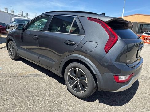 Used 2023 Kia Niro EX FWD image 8