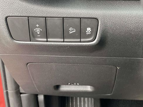 Used 2022 Hyundai Kona Limited FWD image 29