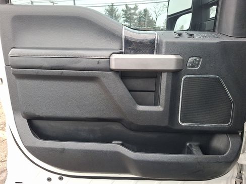 Used 2020 Ford F250 Platinum image 12