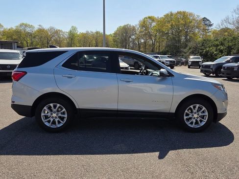 Used 2020 Chevrolet Equinox LT image 11
