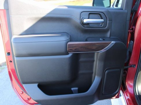 Used 2020 GMC Sierra 1500 SLT image 25