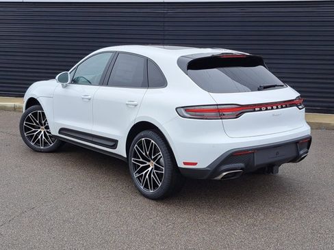 New 2026 Porsche Macan image 3