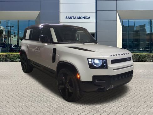 New 2026 Land Rover Defender 110 X-Dynamic SE image 7