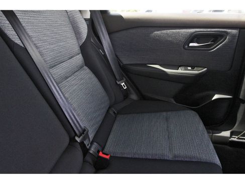 Used 2023 Nissan Rogue SV FWD image 15