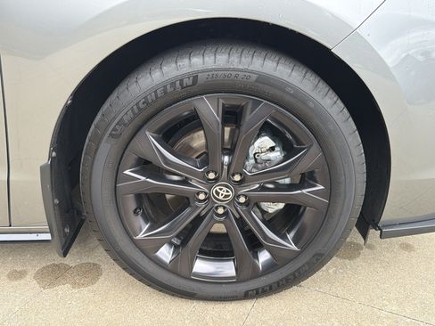 Used 2026 Toyota Sienna XSE FWD image 12