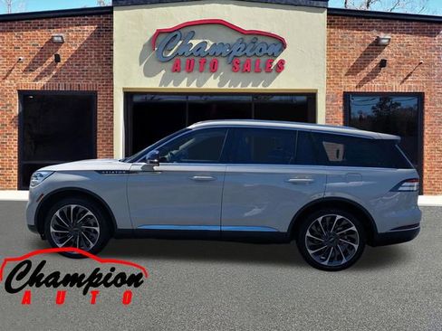 Used 2020 Lincoln Aviator Reserve w/ Equipment Group 202A AWD/4WD image 8