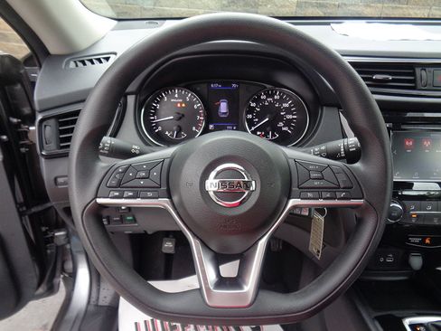 Used 2020 Nissan Rogue S AWD/4WD image 16