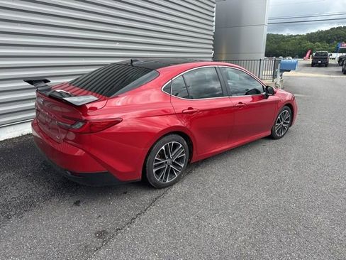 Used 2025 Toyota Camry XLE FWD image 5