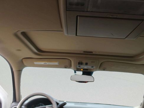 Used 2009 GMC Yukon XL Denali image 8