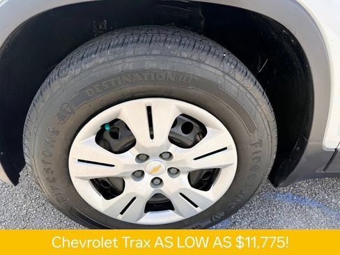 Used 2017 Chevrolet Trax LS FWD image 29