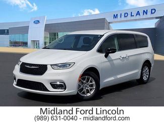Used 2024 Chrysler Pacifica Touring-L FWD 360° Tour