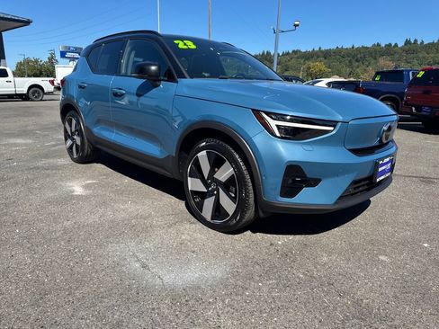 Used 2023 Volvo XC40 Recharge Ultimate AWD/4WD image 8